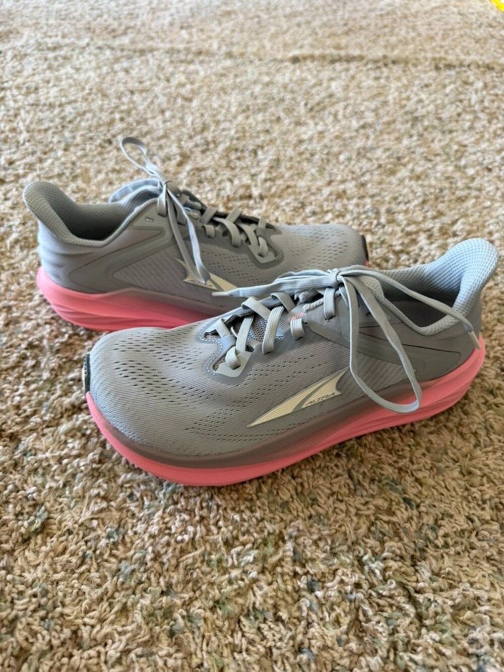Altra W Torin 8 Sneakers Gray/Pink Sz 6.5 NIB